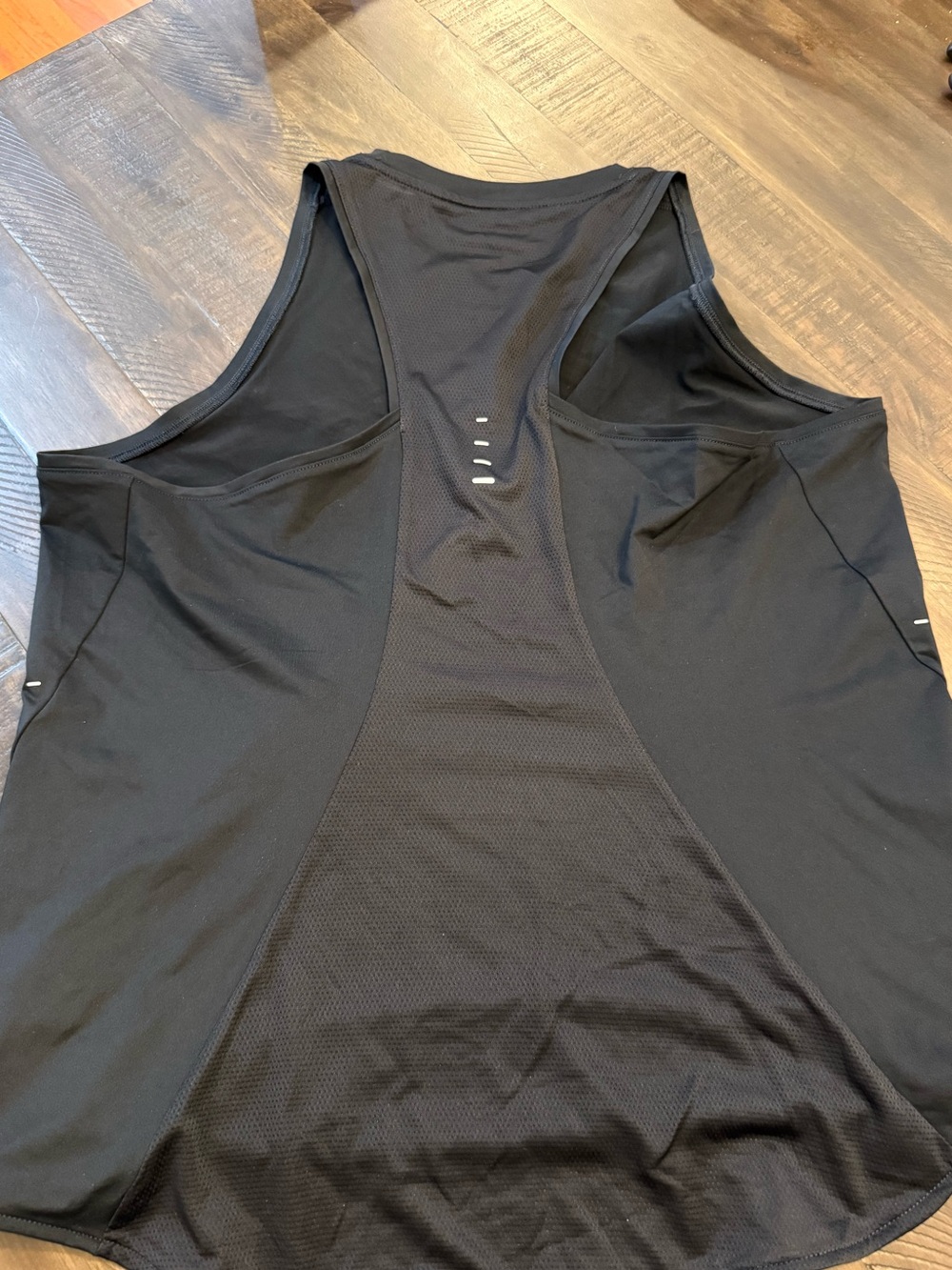 Nike Swift Women's Dri-FIT Seamless Running Tank Top - Picture 5 of 8